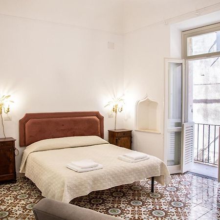 Honore De Balzac Alghero Bagian luar foto