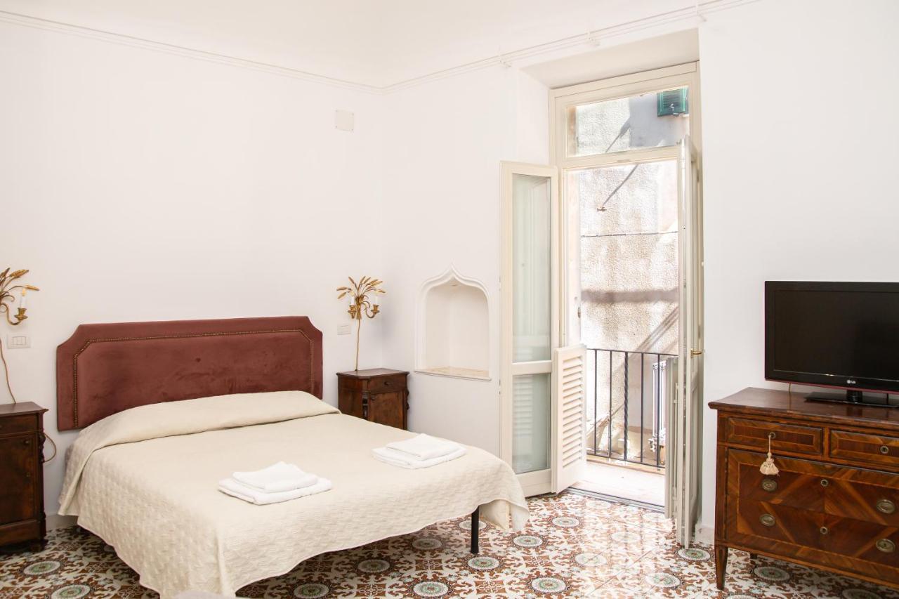 Honore De Balzac Alghero Bagian luar foto