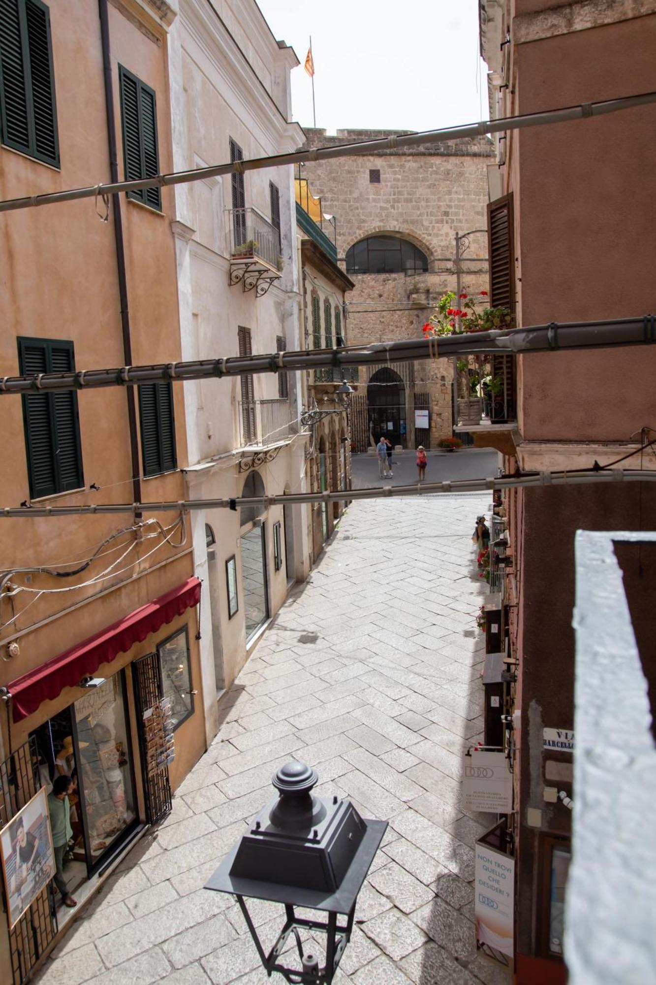 Honore De Balzac Alghero Bagian luar foto