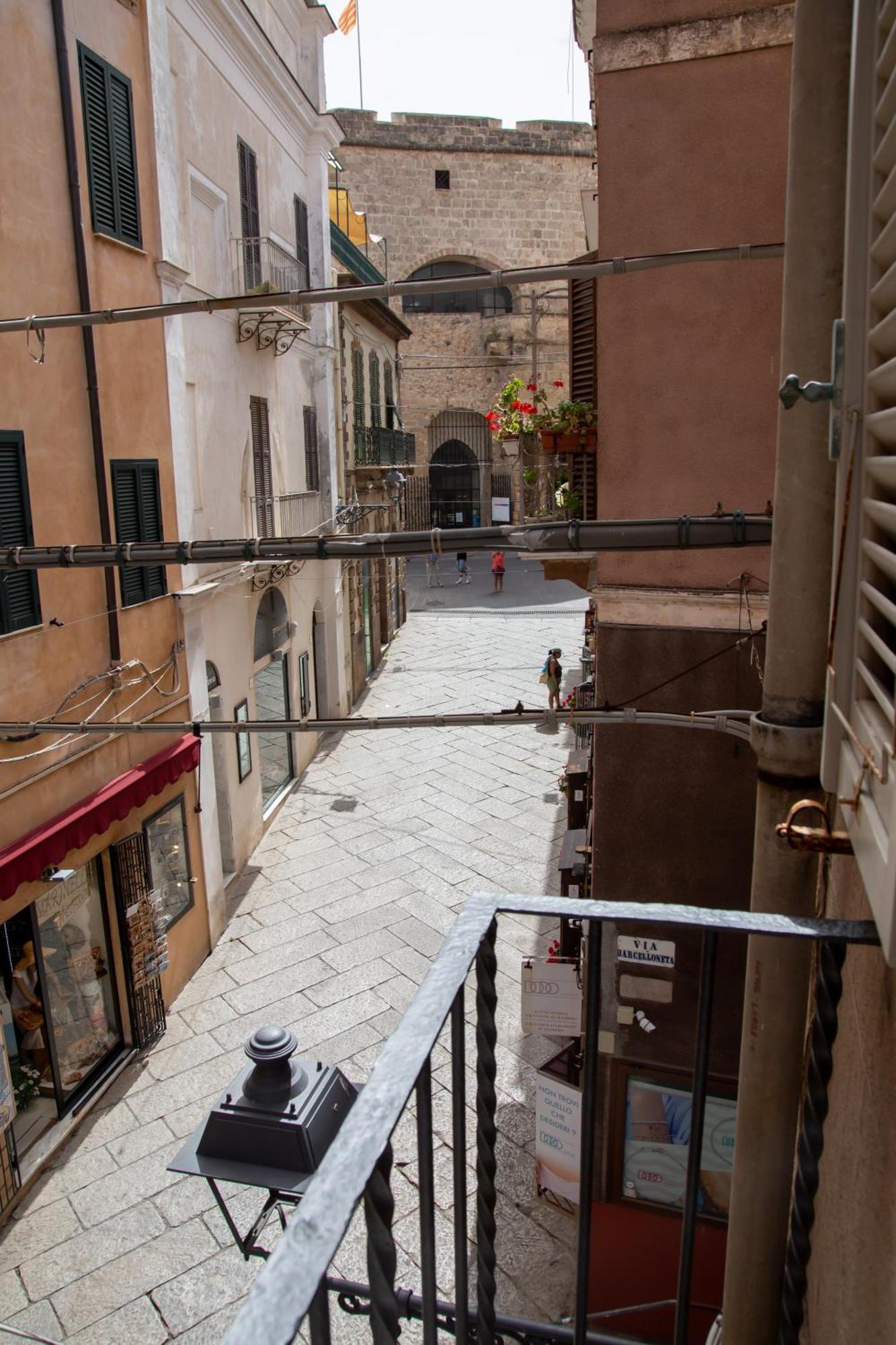 Honore De Balzac Alghero Bagian luar foto